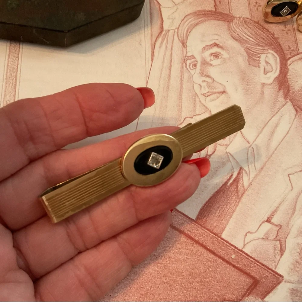 VINTAGE KREISLER 1950’s 12k GOLD-FILLED TIE CLIP AND CUFFLINKS TO MATCH